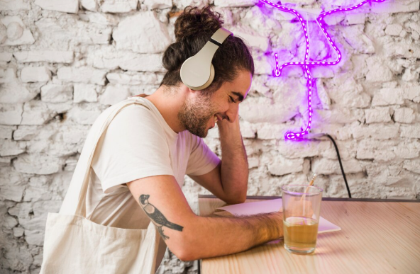 How to Discover and Connect with Emerging Artists and Sounds